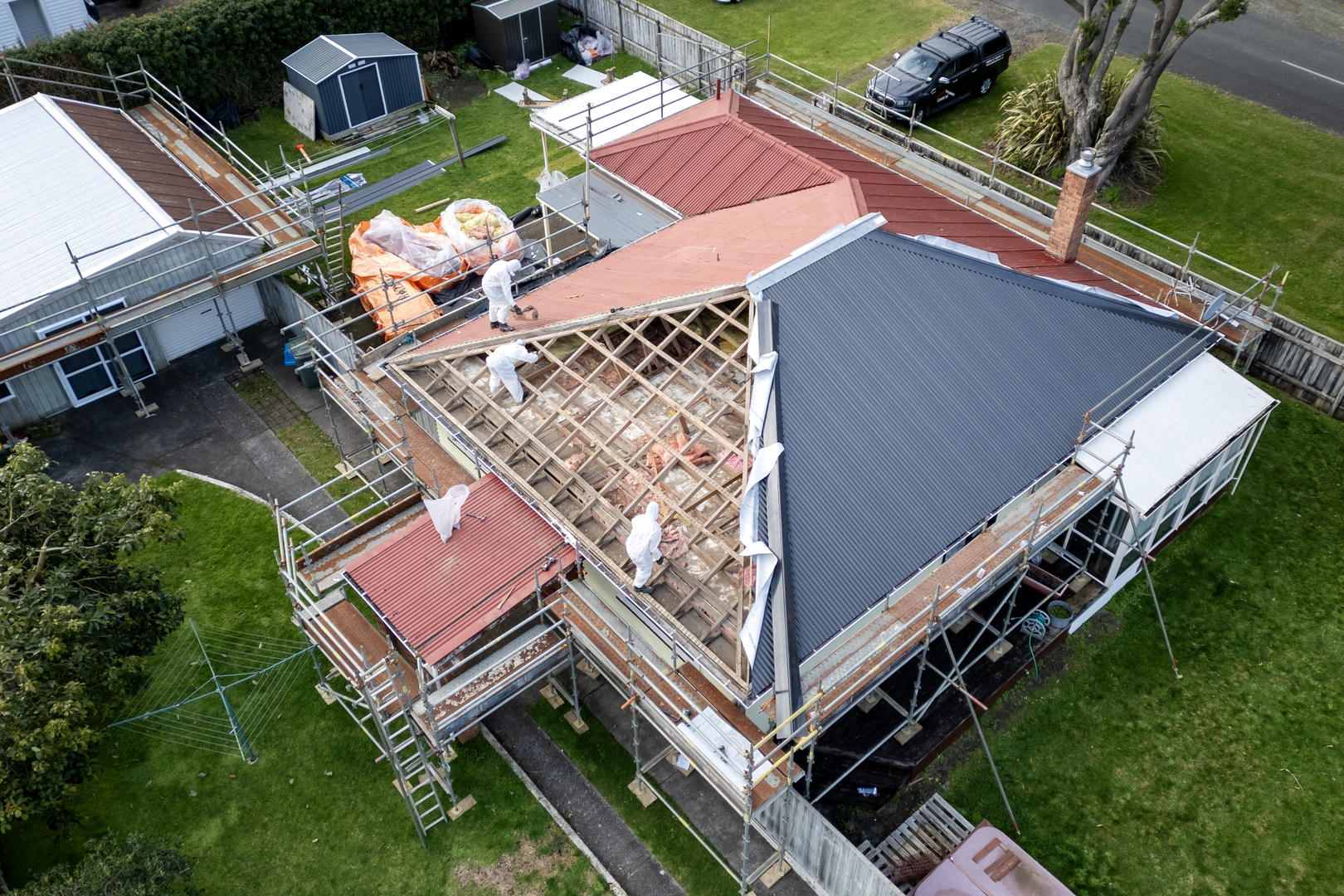 Controlled containment zone set up on an Auckland site during asbestos roof removal